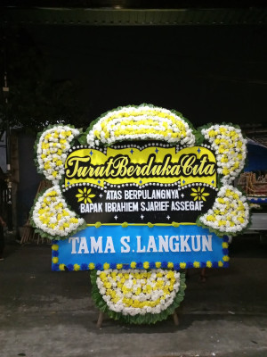 Papan Bunga Duka di Ngancar